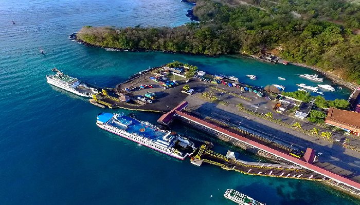 pelabuhan padang bai bali